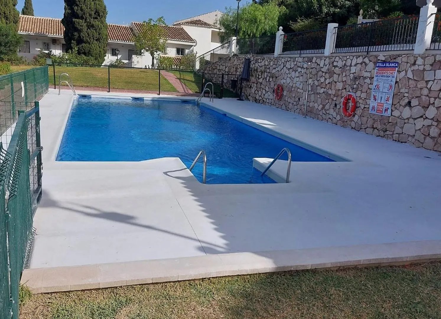Lux 2 Kmr App Stella Blanca Met Zwembaden Airco En Zeezicht Apartment Fuengirola 0*,  Spain